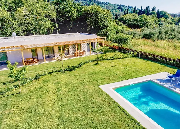 Kumquart Estate- Bergamot Lodge