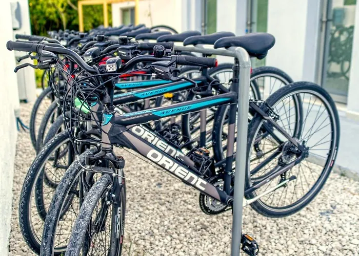 Kumquart Estate- Bergamot Lodge