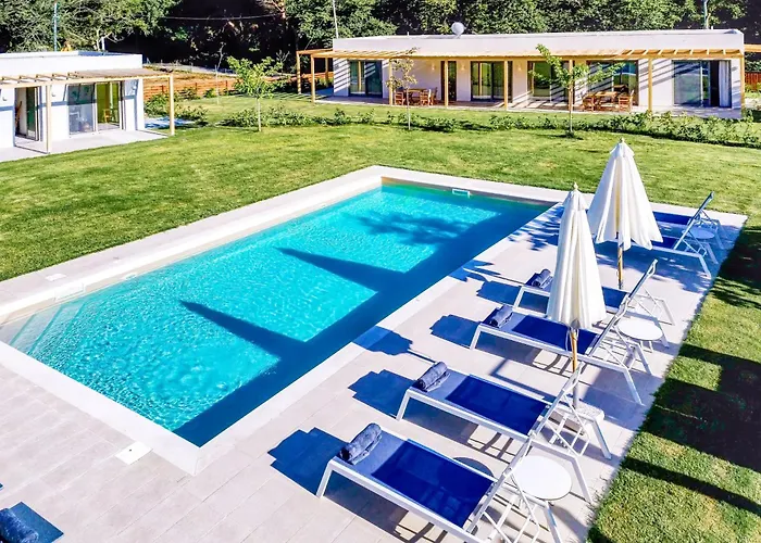 Kumquart Estate- Bergamot Lodge Aspiotades