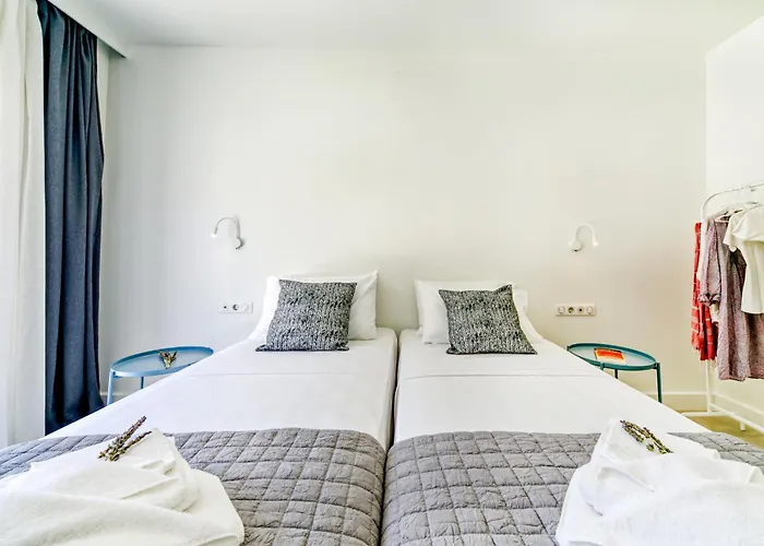 Kumquart Estate- Bergamot Lodge *