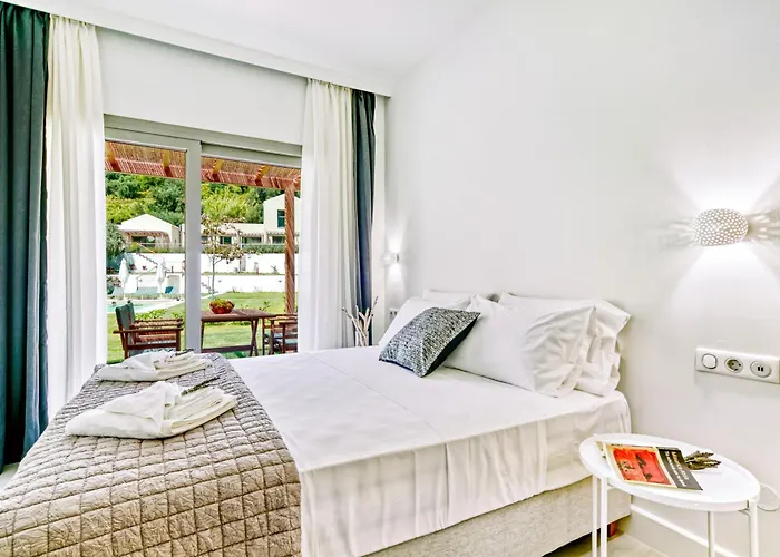 Kumquart Estate- Bergamot Lodge *