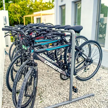 Kumquart Estate- Bergamot Lodge