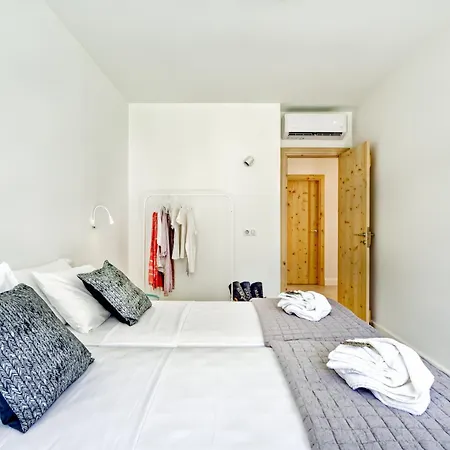 Lodge Kumquart Estate- Bergamot