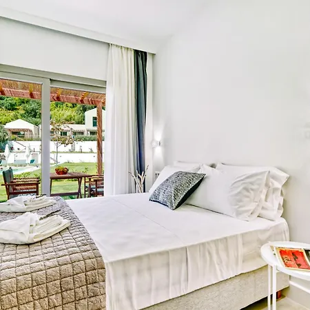 Kumquart Estate- Bergamot Lodge *